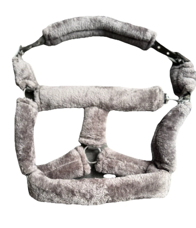 COMBO (SATIN JUMPING STANDARD SIZE SADDLE PAD+CRYSTAL FLY VEIL+ 4 PCS LEG GUARD+ THICK MINK FUR FULL COVERED HALTER) ) - Image 15