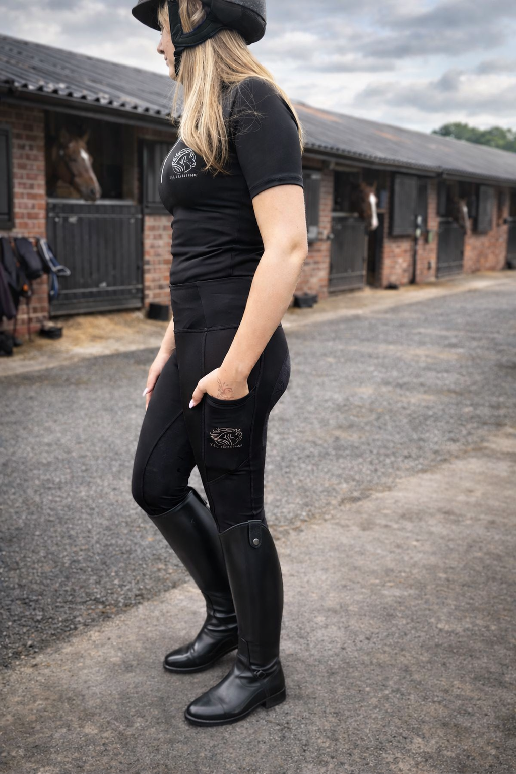 BASE LAYER - HALF SLEEVE - Image 2